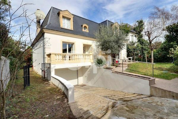 Maison à vendre    5 pièces • 159 m2 Le Raincy