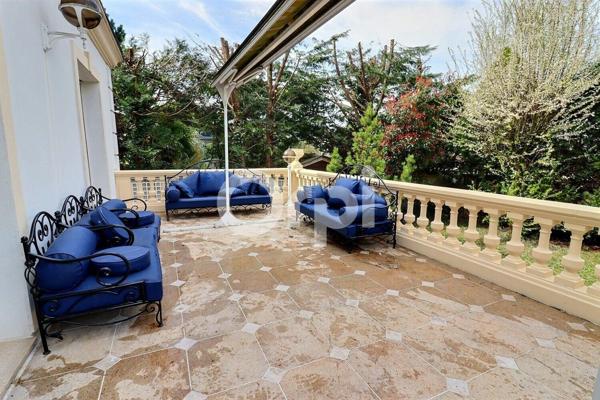 Maison à vendre    5 pièces • 159 m2 Le Raincy