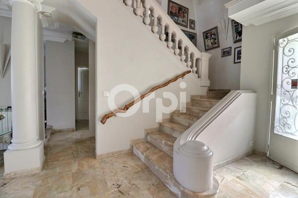 Maison à vendre    5 pièces • 159 m2 Le Raincy