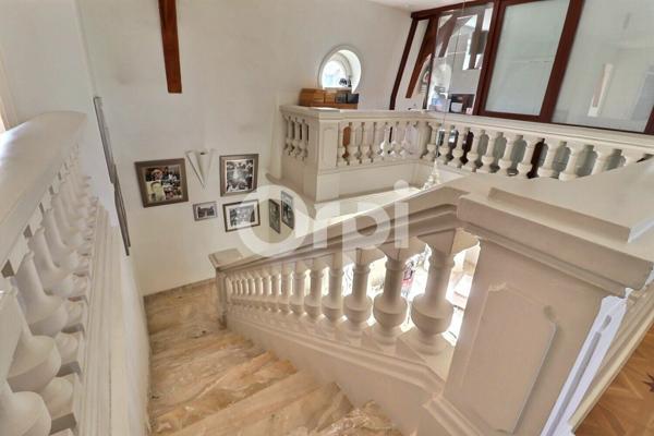 Maison à vendre    5 pièces • 159 m2 Le Raincy