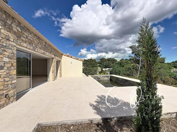 Villa contemporaine 3 chambres piscine et garage