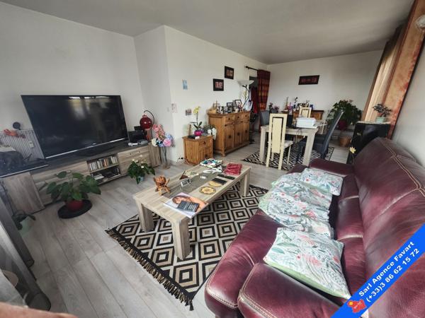 Appartement F3 transformé en grand F2
