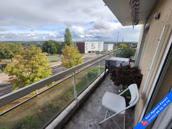 Appartement F3 transformé en grand F2