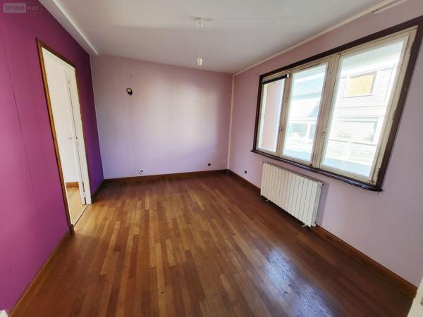 Immeuble de rapport à vendre à Merlines en Corrèze (19340), ref : UM 1298