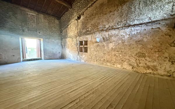 Immeuble à vendre    6 pièces •  Langon