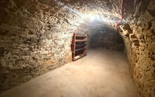 Immeuble à vendre    6 pièces •  Langon