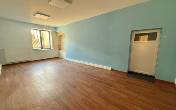 Immeuble à vendre    6 pièces •  Langon