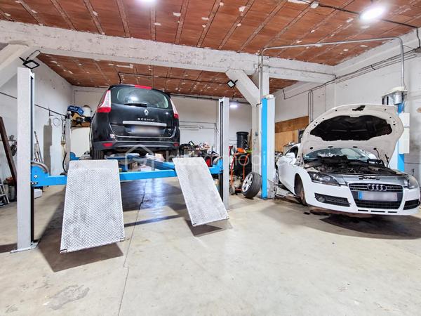 À vendre fonds de commerce de garage automobile exploité depuis le 1er avril 2011, situé à Maureillas (66480) dans les Pyrénées-Orientales.

Cession pour cause de départ à la retraite.

L’établissement bénéficie d’une clientèle locale et fidèle, constituée au fil des années.

Le local se compose de :

- 112 m² d’atelier
- 12 m² de bureau
- Nombreuses possibilités de stationnement
- Loyer mensuel : 600 €

Le fonds est cédé avec le matériel présent, comprenant notamment :

- Pont 4 colonnes
- Pont 2 colonnes
- Appareil de parallélisme 3D
- Compresseur 500 litres
- Machine à démonter les pneus
- Équilibreuse
- 2 servantes d’atelier
- Presse 15 tonnes
- 2 vérins de fosse
- Chèvre d’atelier
- Outillage divers

Prix de cession du fonds de commerce : 120 000 €

Cette affaire peut convenir à un professionnel souhaitant reprendre une activité déjà implantée, avec un outil de travail opérationnel et une clientèle existante.

Accompagnement possible par le cédant afin de faciliter la reprise de l’activité.

N'hésitez pas à me contacter pour tout renseignement complémentaire, connaître les conditions de cession ou organiser une visite.