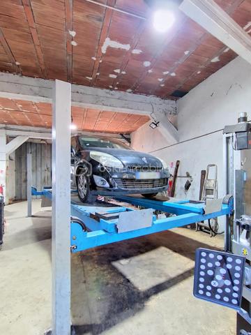 À vendre fonds de commerce de garage automobile exploité depuis le 1er avril 2011, situé à Maureillas (66480) dans les Pyrénées-Orientales.

Cession pour cause de départ à la retraite.

L’établissement bénéficie d’une clientèle locale et fidèle, constituée au fil des années.

Le local se compose de :

- 112 m² d’atelier
- 12 m² de bureau
- Nombreuses possibilités de stationnement
- Loyer mensuel : 600 €

Le fonds est cédé avec le matériel présent, comprenant notamment :

- Pont 4 colonnes
- Pont 2 colonnes
- Appareil de parallélisme 3D
- Compresseur 500 litres
- Machine à démonter les pneus
- Équilibreuse
- 2 servantes d’atelier
- Presse 15 tonnes
- 2 vérins de fosse
- Chèvre d’atelier
- Outillage divers

Prix de cession du fonds de commerce : 120 000 €

Cette affaire peut convenir à un professionnel souhaitant reprendre une activité déjà implantée, avec un outil de travail opérationnel et une clientèle existante.

Accompagnement possible par le cédant afin de faciliter la reprise de l’activité.

N'hésitez pas à me contacter pour tout renseignement complémentaire, connaître les conditions de cession ou organiser une visite.