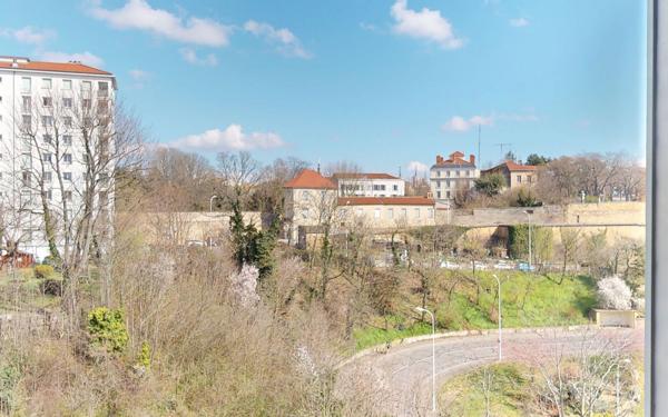 Appartement à vendre    3 pièces • 52,70 m2 Lyon 5