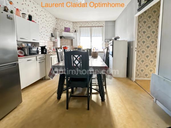 IMMEUBLE SAINT QUENTIN 13 PCES ENV.232M2