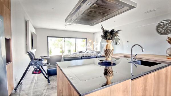 Maison 193m2, 8 pièces 5 chambres, piscine chauffée