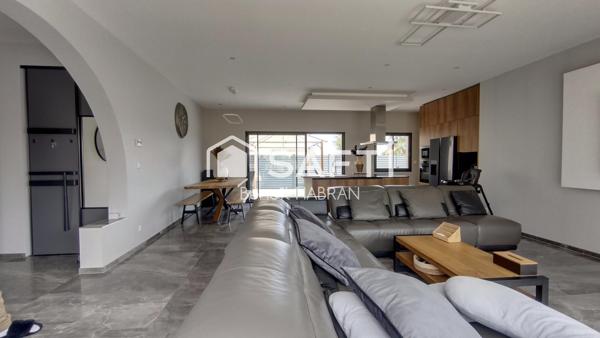 Maison 193m2, 8 pièces 5 chambres, piscine chauffée