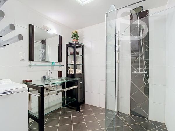 Maison avec gîte et piscine à deux pas de Catus