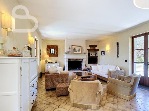 Maison avec gîte et piscine à deux pas de Catus