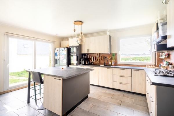 Maison à vendre |                                       Landivisiau |                                        7 pièces  |  176 m²