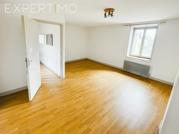 Angerville (91670) Opportunité pour investisseur à 10 mns d'Etampes ! Maison avec appartement et local professionnel