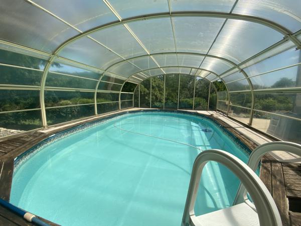 13KM GARE TGV ANGOULEME, 8km de toutes commodités très belle charentaise rénovée avec dépendances, jardin et p