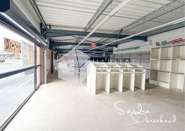 CAVIGNAC ZONE ARTISANALE LOCAL COMMERCIAL 383 M2-RESERVE-PARKING