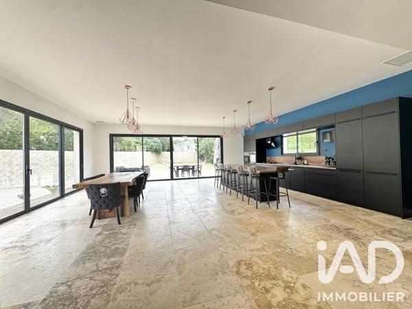 Maison à vendre 5 pièces 213 m² Générac