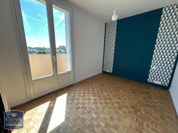 Appartement à louer 3 pièces 70.77m² Laval (53000)