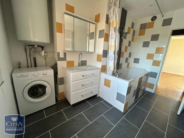Appartement à louer 3 pièces 70.77m² Laval (53000)