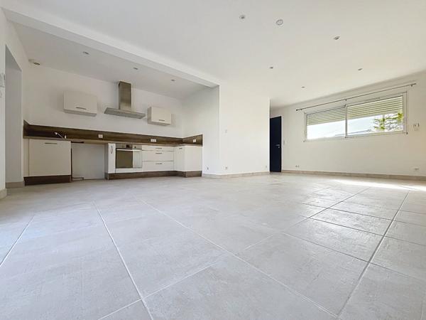 MAISON EN PARFAITE ETAT - BEAUTOUR - 3 CHAMBRES - GARAGE - BUSWAY