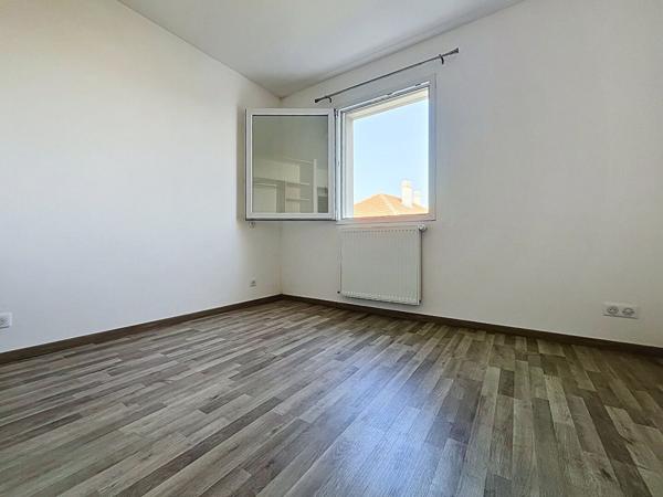 MAISON EN PARFAITE ETAT - BEAUTOUR - 3 CHAMBRES - GARAGE - BUSWAY
