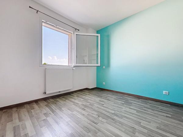MAISON EN PARFAITE ETAT - BEAUTOUR - 3 CHAMBRES - GARAGE - BUSWAY
