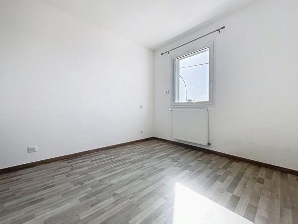 MAISON EN PARFAITE ETAT - BEAUTOUR - 3 CHAMBRES - GARAGE - BUSWAY