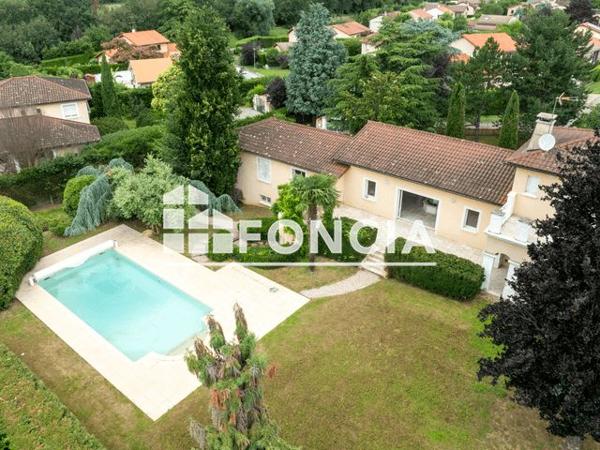 Location Maison 8 pièces 281 m² - 50 LE CLOS DE GENETS Genay 69730