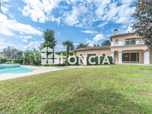 Location Maison 8 pièces 281 m² - 50 LE CLOS DE GENETS Genay 69730