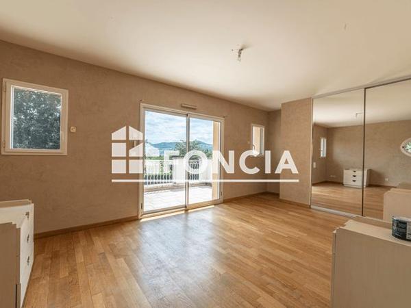 Location Maison 8 pièces 281 m² - 50 LE CLOS DE GENETS Genay 69730