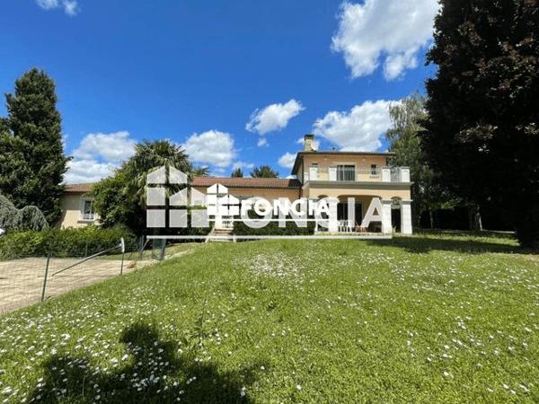 Location Maison 8 pièces 281 m² - 50 LE CLOS DE GENETS Genay 69730