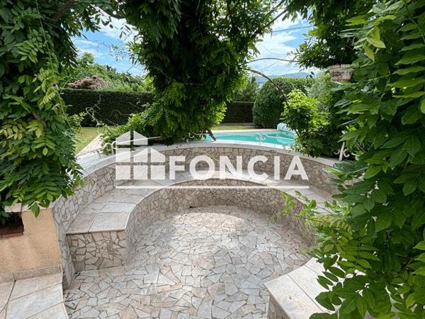 Location Maison 8 pièces 281 m² - 50 LE CLOS DE GENETS Genay 69730