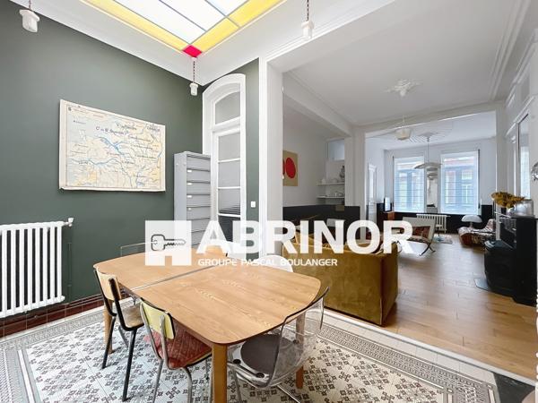 Maison coup de coeur Barbieux à 2 minutes à pied du tramway et du métro, 4 chambres, salle de jeux, 2 salles de bain, jardin et garage ROUBAIX