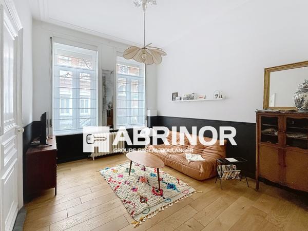 Maison coup de coeur Barbieux à 2 minutes à pied du tramway et du métro, 4 chambres, salle de jeux, 2 salles de bain, jardin et garage ROUBAIX