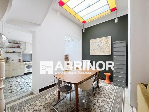 Maison coup de coeur Barbieux à 2 minutes à pied du tramway et du métro, 4 chambres, salle de jeux, 2 salles de bain, jardin et garage ROUBAIX