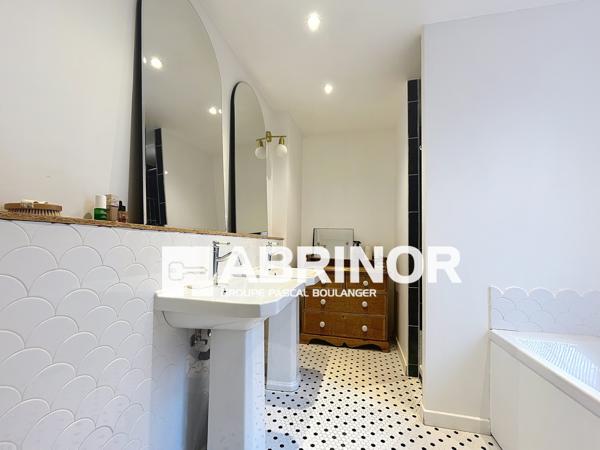 Maison coup de coeur Barbieux à 2 minutes à pied du tramway et du métro, 4 chambres, salle de jeux, 2 salles de bain, jardin et garage ROUBAIX