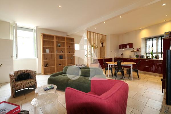 Maison 8 pièces 205.71 m2