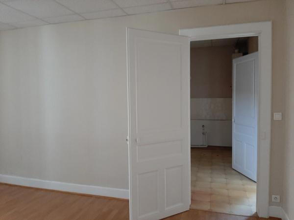 MAGNIFIQUE MAISON EN PIERRE DIVISÉE EN 3 APPARTEMENTS