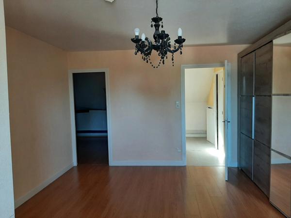 MAGNIFIQUE MAISON EN PIERRE DIVISÉE EN 3 APPARTEMENTS