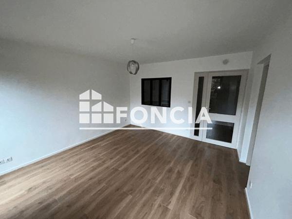 Location Appartement 2 pièces 37.35 m² - PLACE CAPERAN Montauban 82000