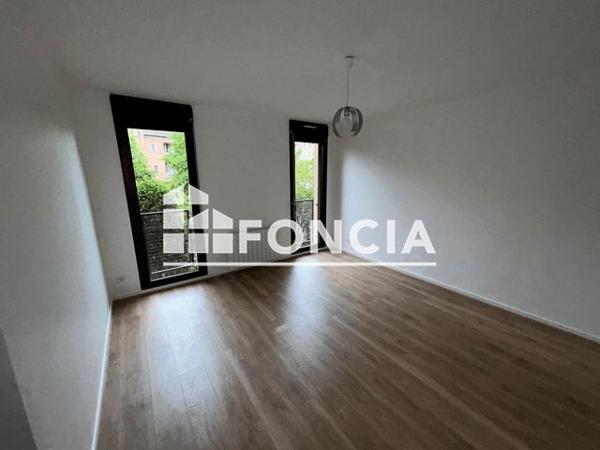 Location Appartement 2 pièces 37.35 m² - PLACE CAPERAN Montauban 82000