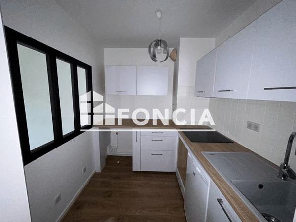 Location Appartement 2 pièces 37.35 m² - PLACE CAPERAN Montauban 82000