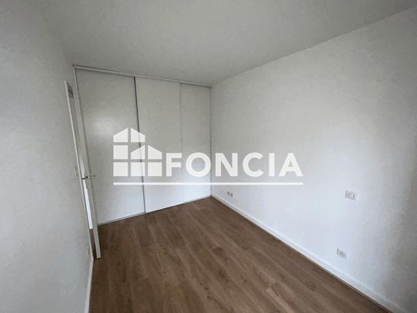 Location Appartement 2 pièces 37.35 m² - PLACE CAPERAN Montauban 82000