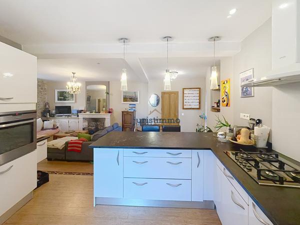 Gigondas (84190) GIGONDAS - BELLE MAISON DE CARACTERE . COUP DE COEUR GARANTI !