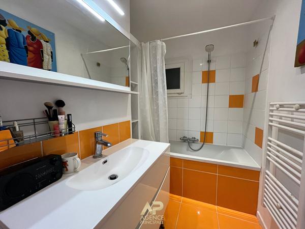 Appartement La Rochelle 4 pièce(s) 78 m2 €358 000 ** - Référence AM665