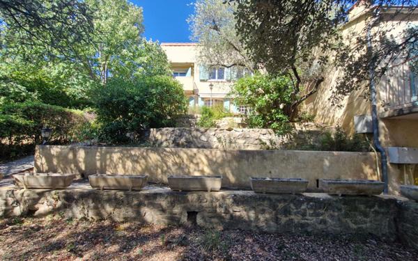 Maison à vendre    6 pièces • 177,24 m2 Villeneuve-lès-Avignon