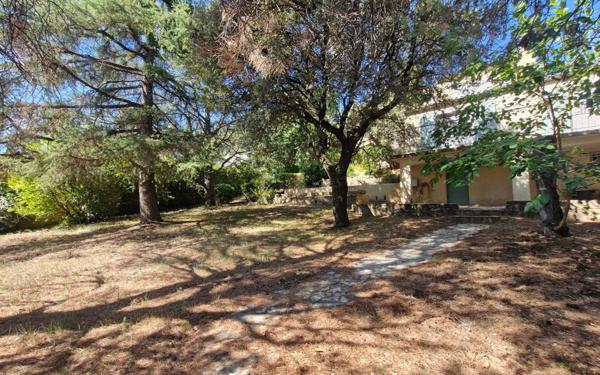 Maison à vendre    6 pièces • 177,24 m2 Villeneuve-lès-Avignon